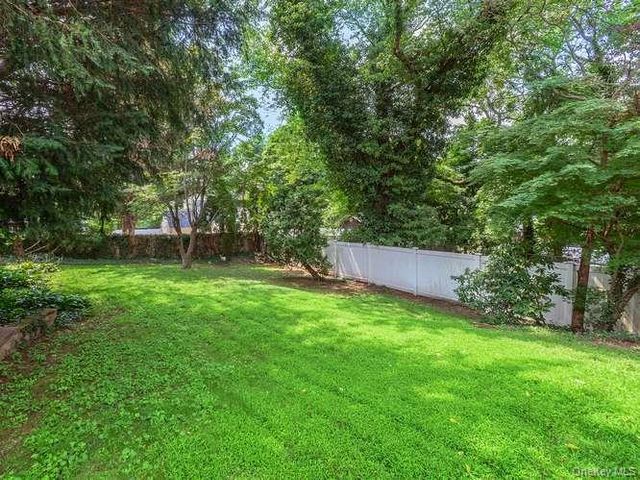 3 Woodland Avenue, Glenwood Landing, NY 11547