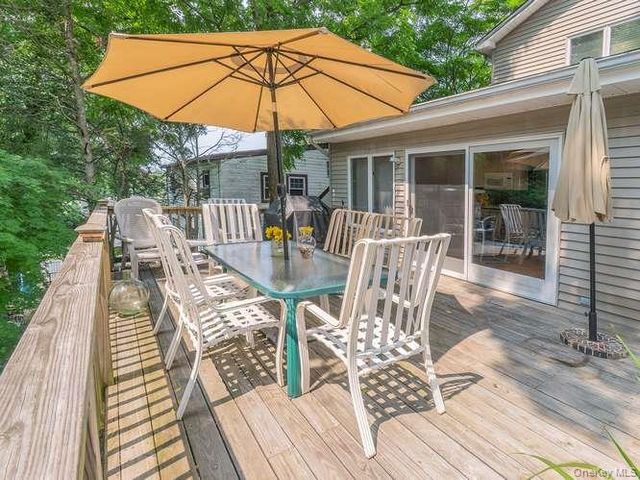 3 Woodland Avenue, Glenwood Landing, NY 11547