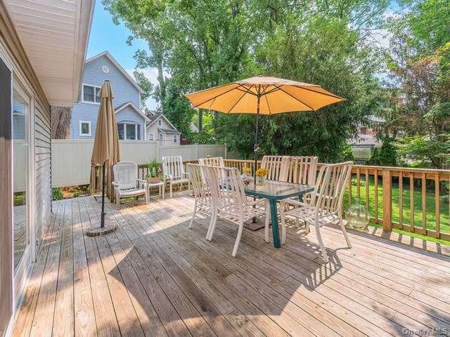 3 Woodland Avenue, Glenwood Landing, NY 11547