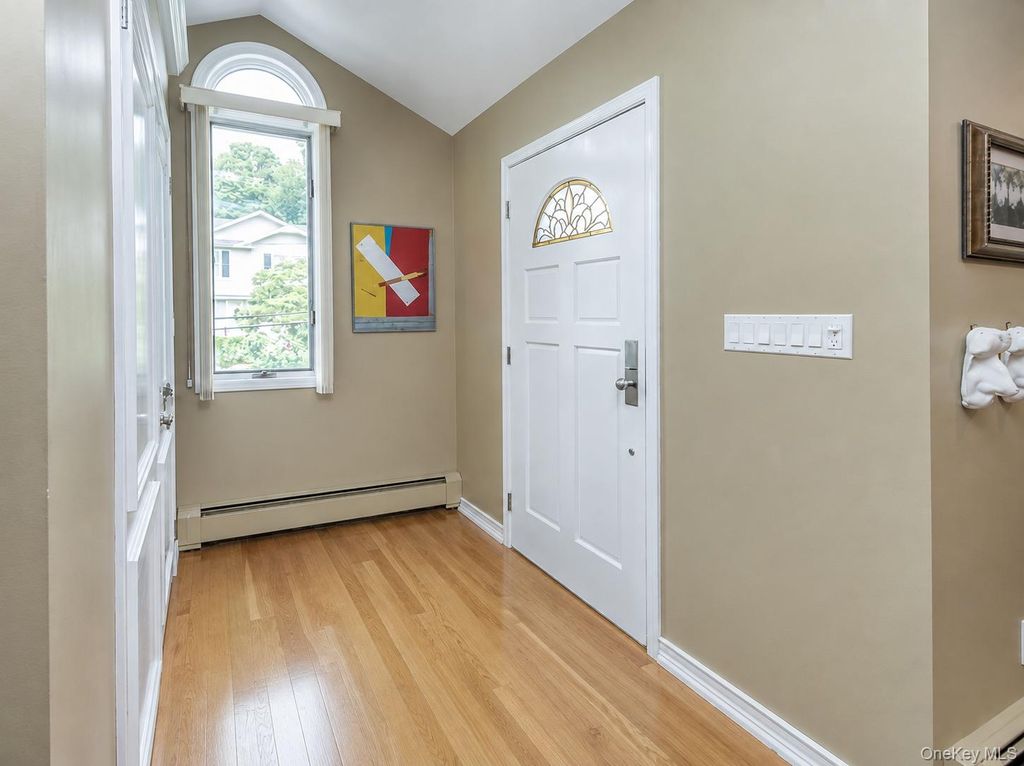 3 Woodland Avenue, Glenwood Landing, NY 11547 — photo 3