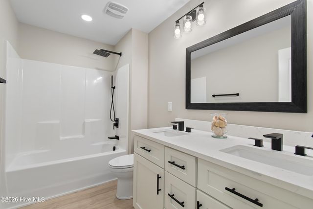 174 Shadowood Court SE, Bolivia, NC 28422