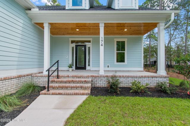 174 Shadowood Court SE, Bolivia, NC 28422
