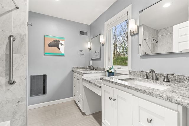 12 Steepletree Ln 12, Wayland, MA 01778