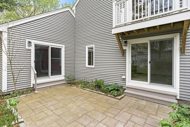 12 Steepletree Ln 12, Wayland, MA 01778