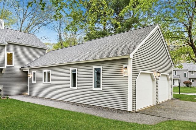 12 Steepletree Ln 12, Wayland, MA 01778