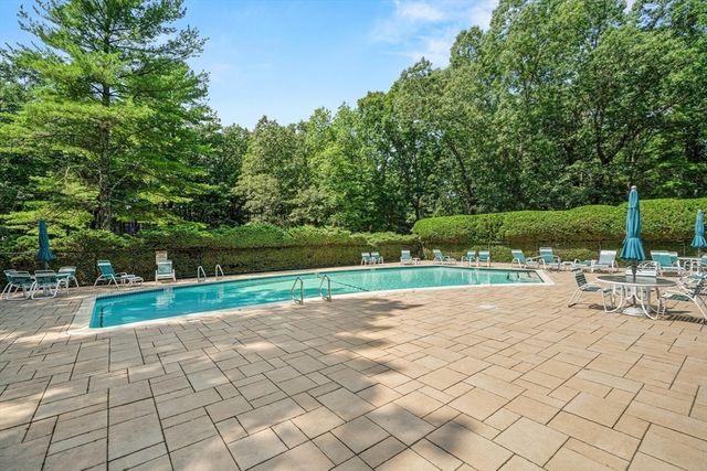 12 Steepletree Ln 12, Wayland, MA 01778