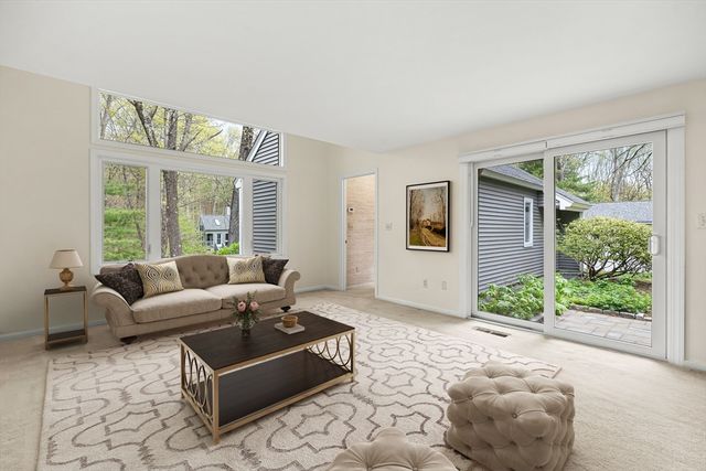 12 Steepletree Ln 12, Wayland, MA 01778