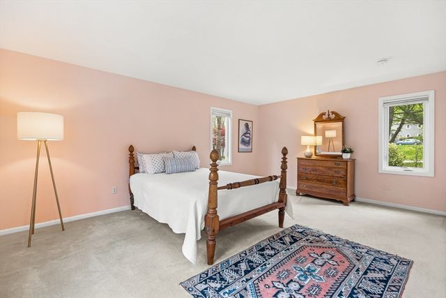 12 Steepletree Ln 12, Wayland, MA 01778