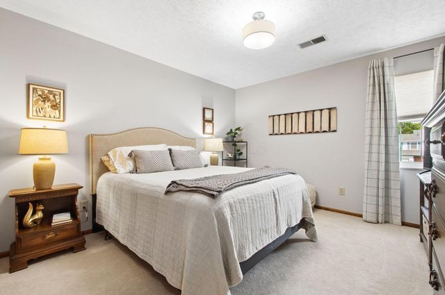 7973 Brookpoint Place, Westerville, OH 43081