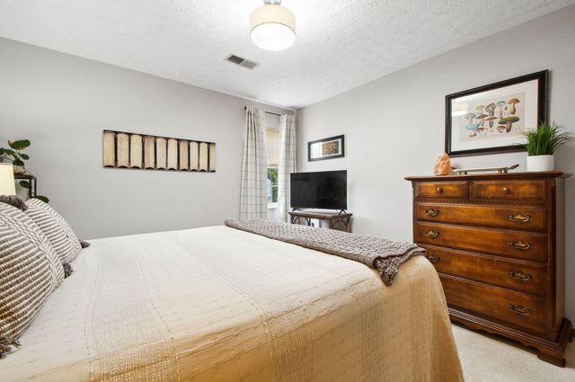 7973 Brookpoint Place, Westerville, OH 43081