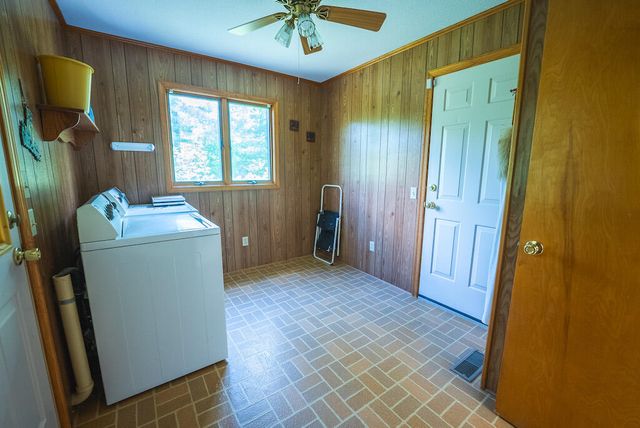 1978 Laurel Creek RD, Pilot, VA 24138