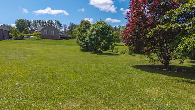 1978 Laurel Creek RD, Pilot, VA 24138