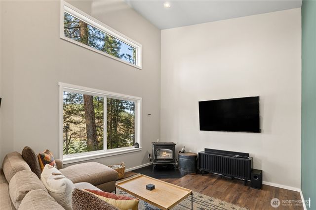 5910 Teanaway Road, Cle Elum, WA 98922