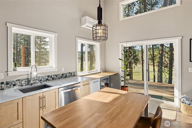 5910 Teanaway Road, Cle Elum, WA 98922