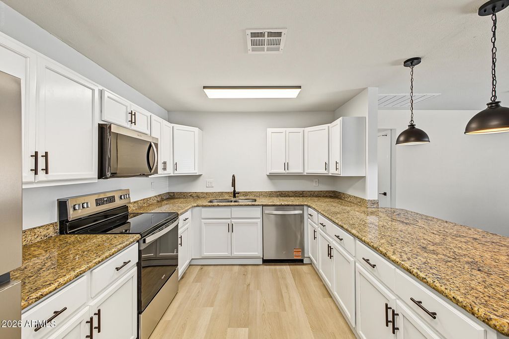 10810 N 73RD Drive, Peoria, AZ 85345