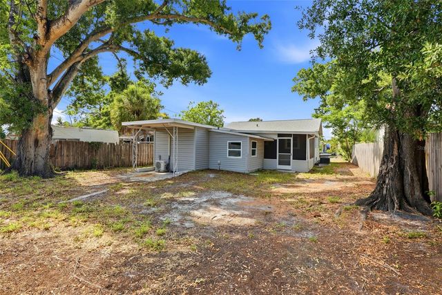 2444 32ND AVENUE N, St Petersburg, FL 33713