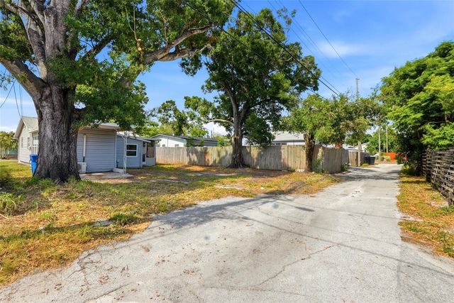 2444 32ND AVENUE N, St Petersburg, FL 33713