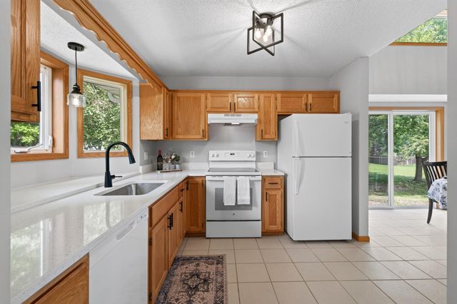10607 56th Street NE, Albertville, MN 55301
