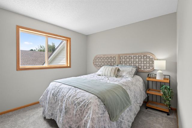 10607 56th Street NE, Albertville, MN 55301