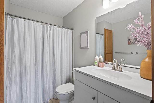 10607 56th Street NE, Albertville, MN 55301