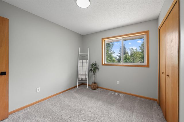10607 56th Street NE, Albertville, MN 55301