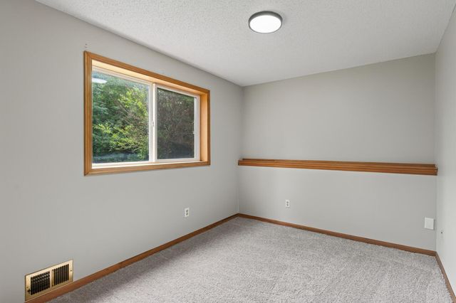10607 56th Street NE, Albertville, MN 55301