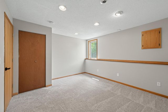10607 56th Street NE, Albertville, MN 55301