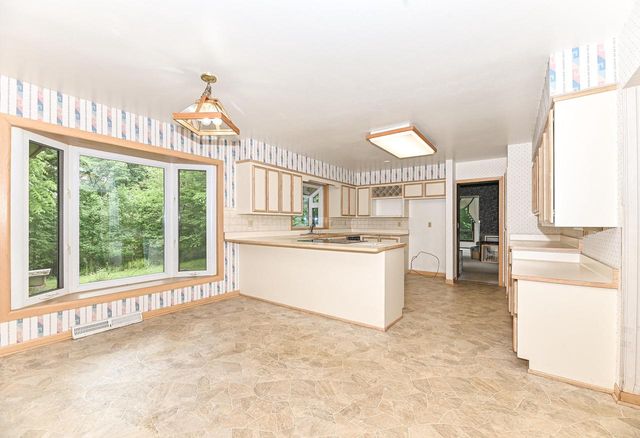 S63W16525 College AVENUE, Muskego, WI 53150