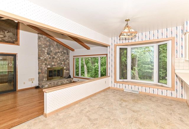 S63W16525 College AVENUE, Muskego, WI 53150