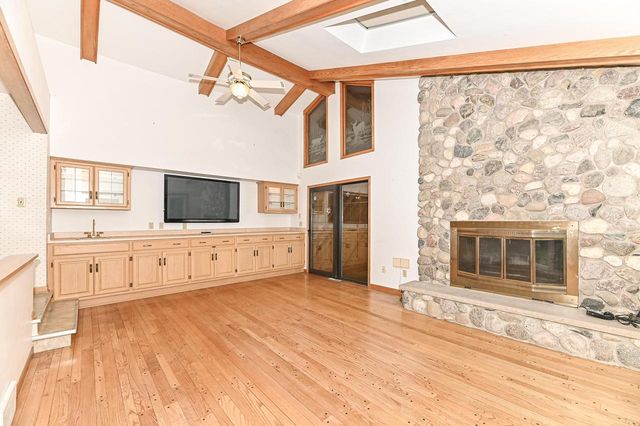 S63W16525 College AVENUE, Muskego, WI 53150