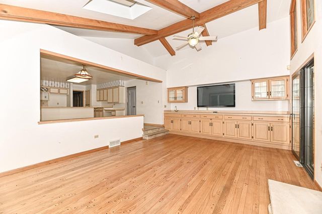 S63W16525 College AVENUE, Muskego, WI 53150