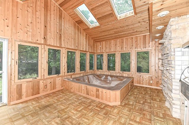 S63W16525 College AVENUE, Muskego, WI 53150