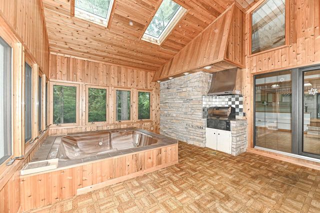 S63W16525 College AVENUE, Muskego, WI 53150