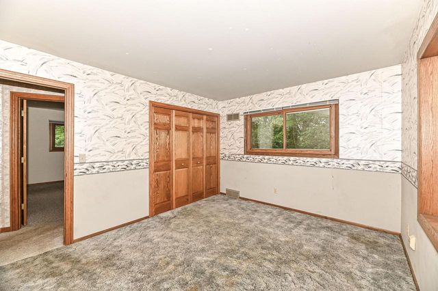 S63W16525 College AVENUE, Muskego, WI 53150