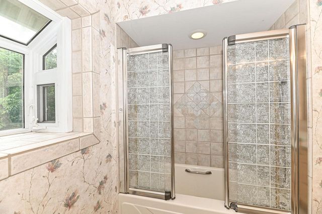 S63W16525 College AVENUE, Muskego, WI 53150