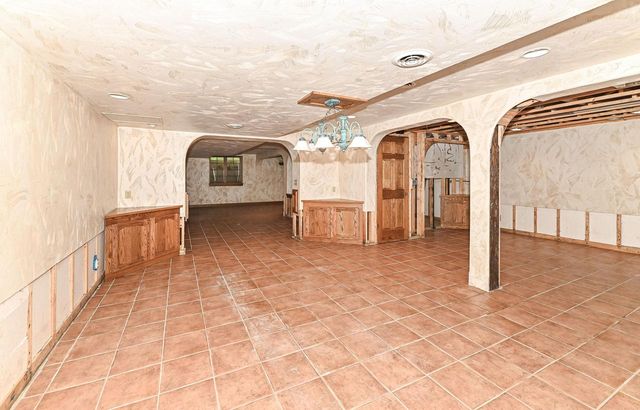 S63W16525 College AVENUE, Muskego, WI 53150