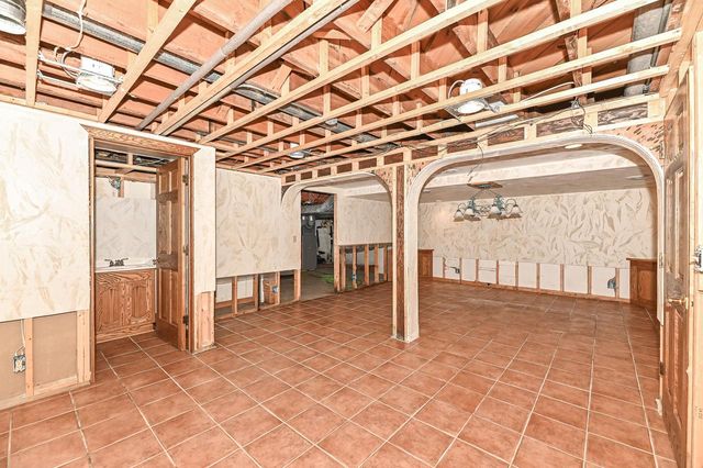 S63W16525 College AVENUE, Muskego, WI 53150