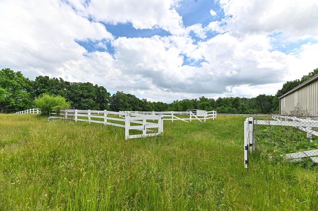 S63W16525 College AVENUE, Muskego, WI 53150