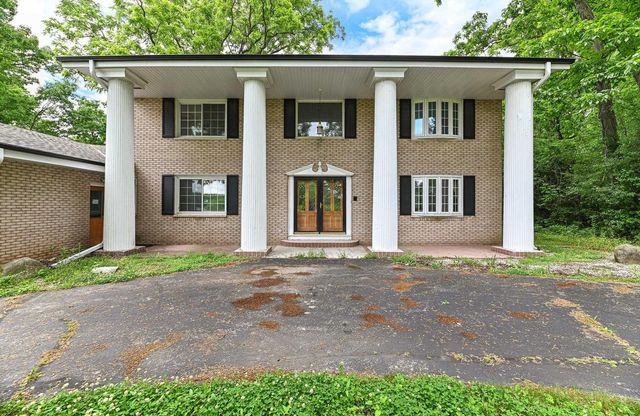 S63W16525 College AVENUE, Muskego, WI 53150