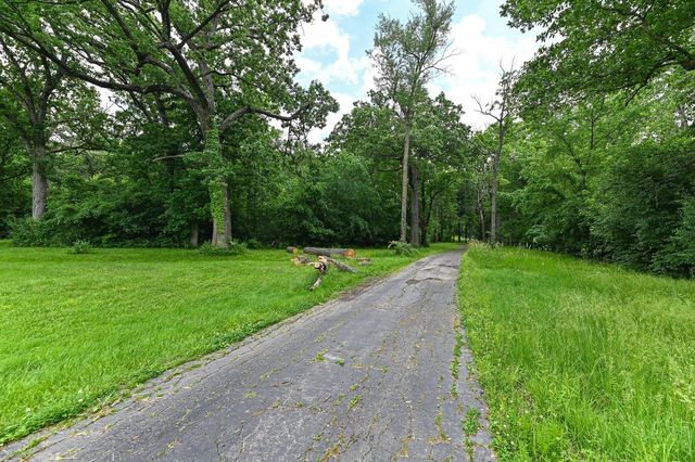 S63W16525 College AVENUE, Muskego, WI 53150