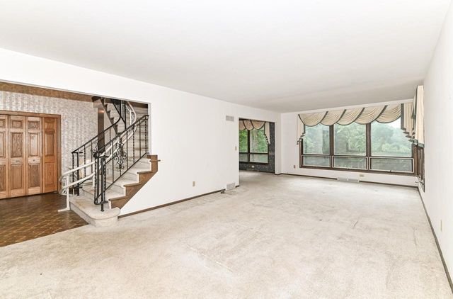 S63W16525 College AVENUE, Muskego, WI 53150