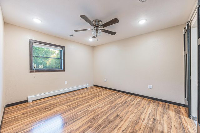 322 4th Ave SE, Hillsboro, ND 58045