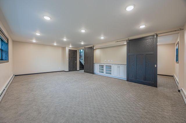 322 4th Ave SE, Hillsboro, ND 58045