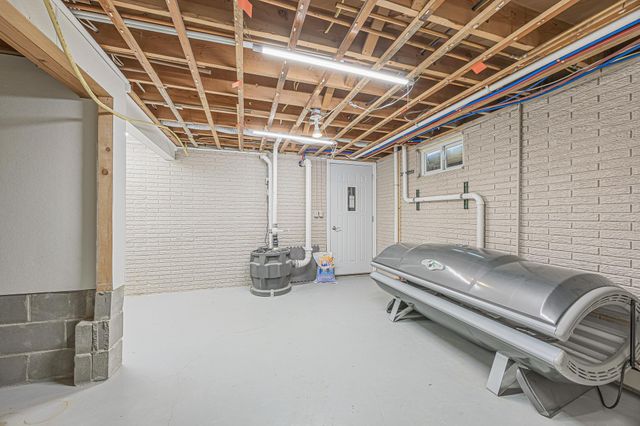 322 4th Ave SE, Hillsboro, ND 58045