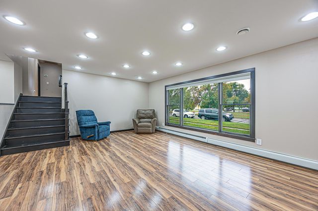 322 4th Ave SE, Hillsboro, ND 58045