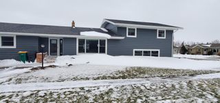 322 4th Ave SE, Hillsboro, ND 58045