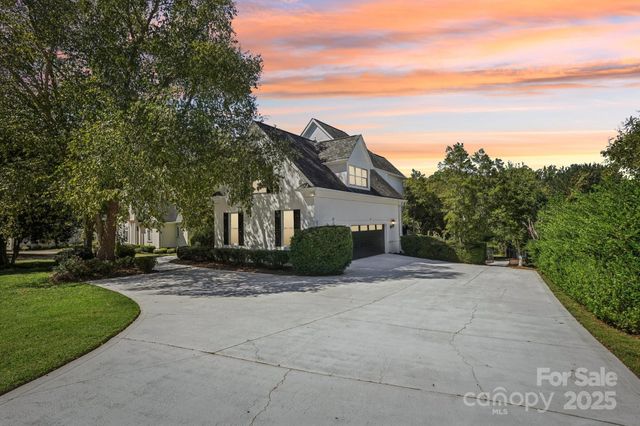 19525 Mary Ardrey Circle, Cornelius, NC 28031