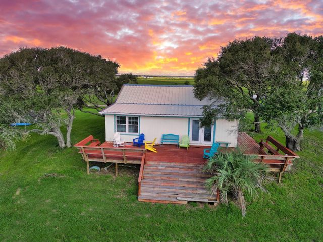 566 Private Road 674, Sargent, TX 77414