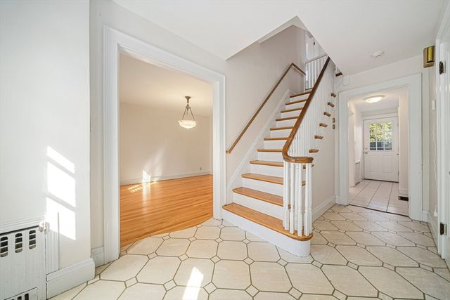 93 Lincoln Rd, Medford, MA 02155