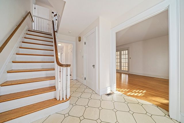 93 Lincoln Rd, Medford, MA 02155